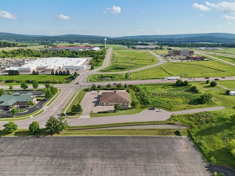 1670 South Blvd, Baraboo, WI for lease - Aerial - Image 3 of 5