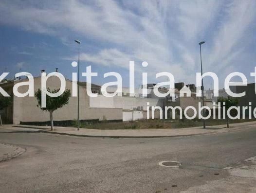 Land in València for sale Building Photo- Image 1 of 4