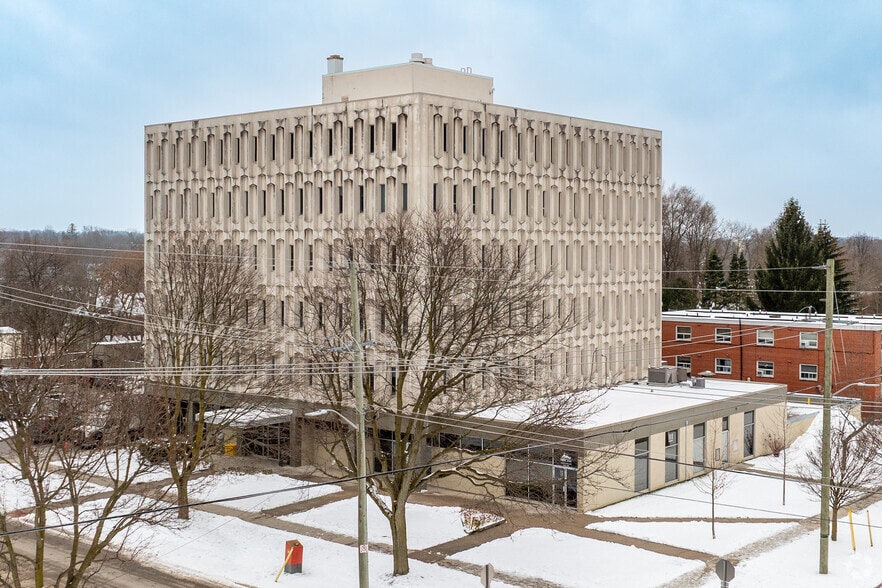 111 Waterloo St, London, ON for lease - Primary Photo - Image 1 of 2