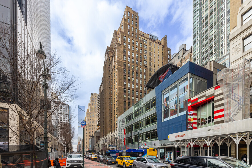 14 Penn Plaza, New York, NY for lease - Building Photo - Image 2 of 7