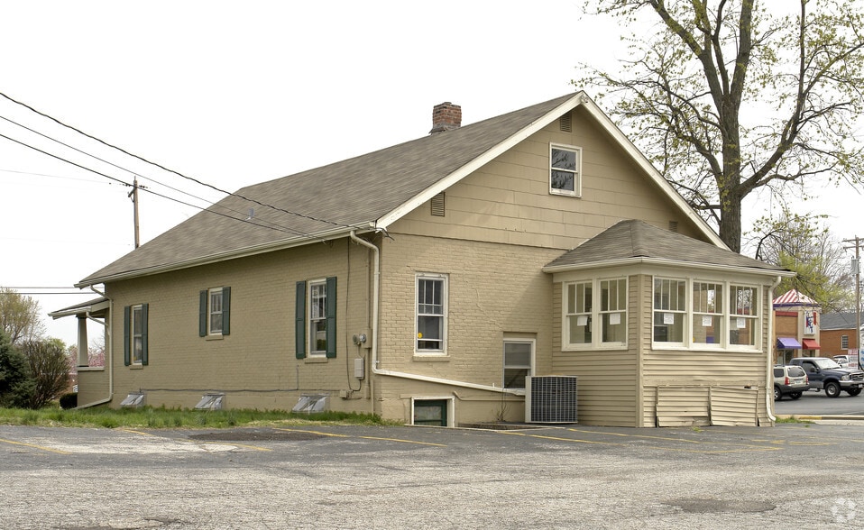 523 S 5th St, Saint Charles, MO for lease - Building Photo - Image 2 of 7