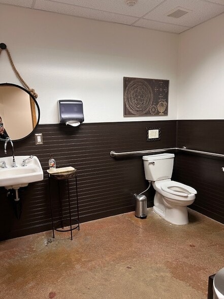 720 S 348th St, Federal Way, WA for lease - Building Photo - Image 3 of 11