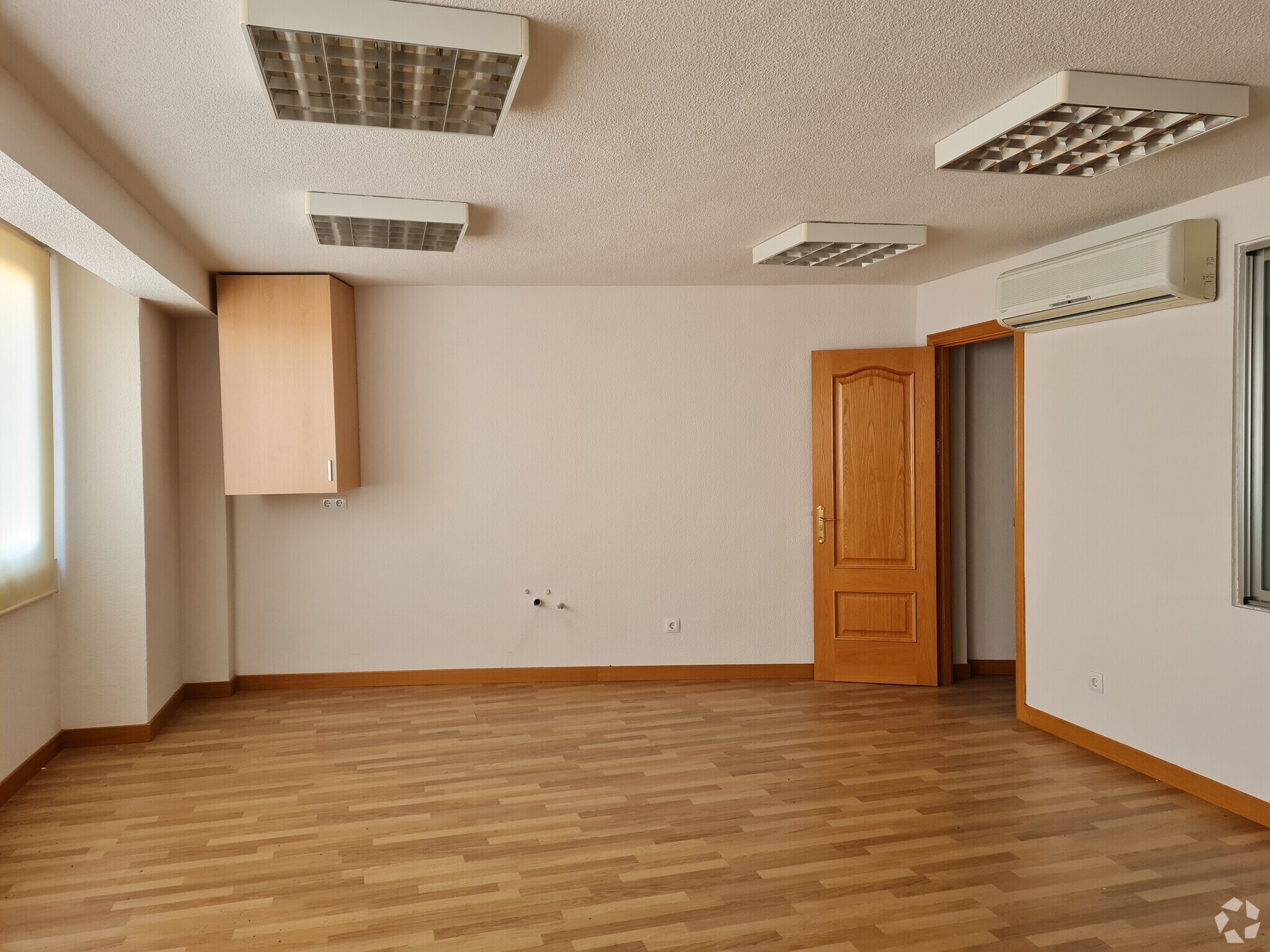 Office in Móstoles, Madrid for lease Interior Photo- Image 1 of 9