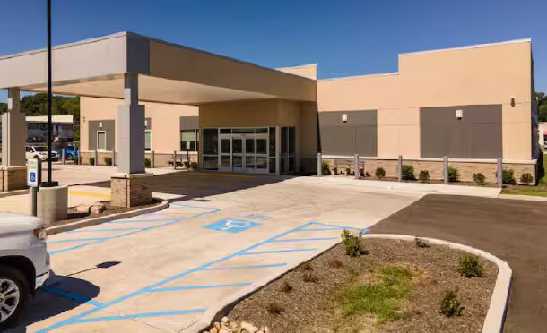 1505 N Hermitage Rd, Hermitage, PA for sale Primary Photo- Image 1 of 2