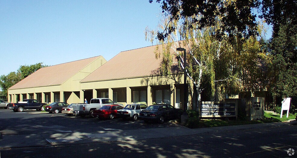 1755 W Hammer Ln, Stockton, CA 95209