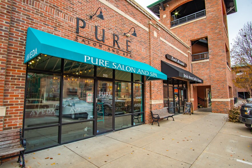 313 N Mead St, Wichita, KS 67202