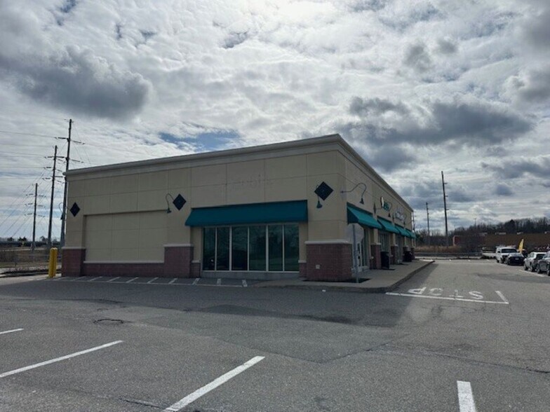 200 Running Hill Rd, South Portland, ME for lease - Building Photo - Image 2 of 3