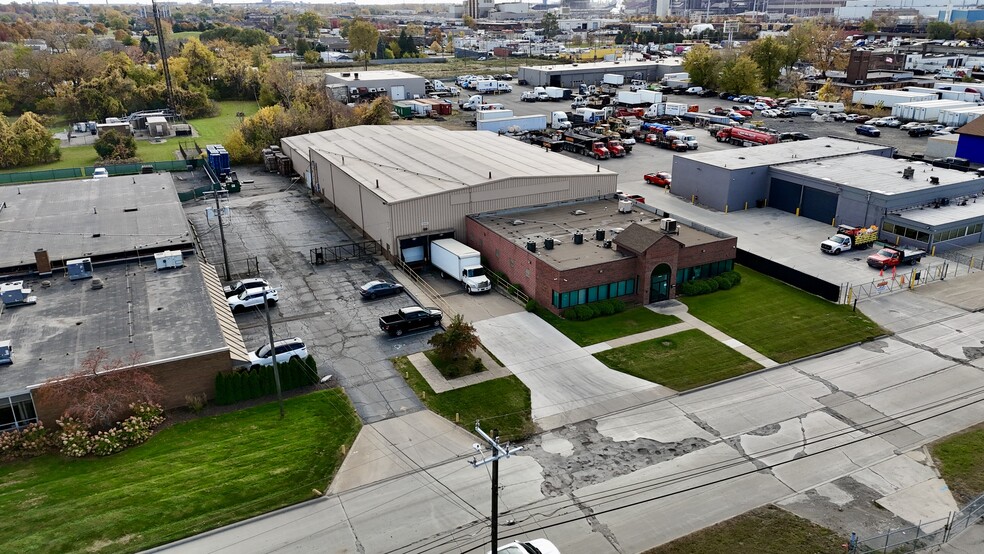 10001 Mercier St, Dearborn, MI for lease - Building Photo - Image 1 of 14