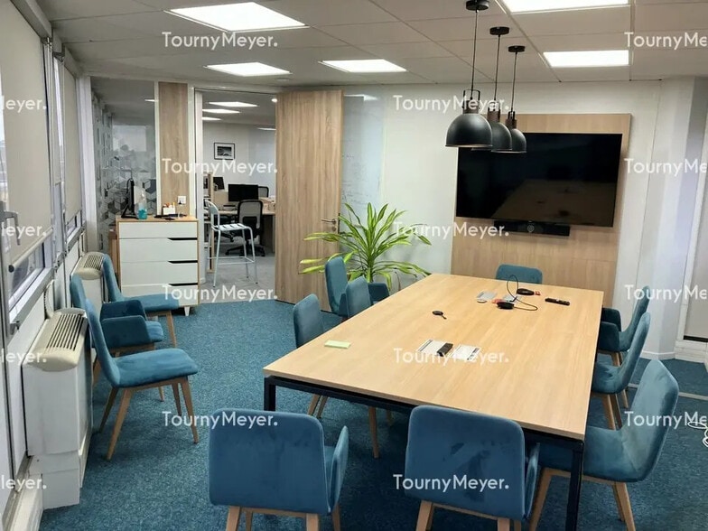 Office in Toulouse for lease - Building Photo - Image 3 of 7