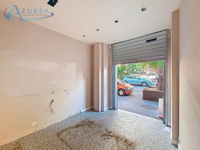 Retail in Nice for lease - Interior Photo - Image 3 of 6