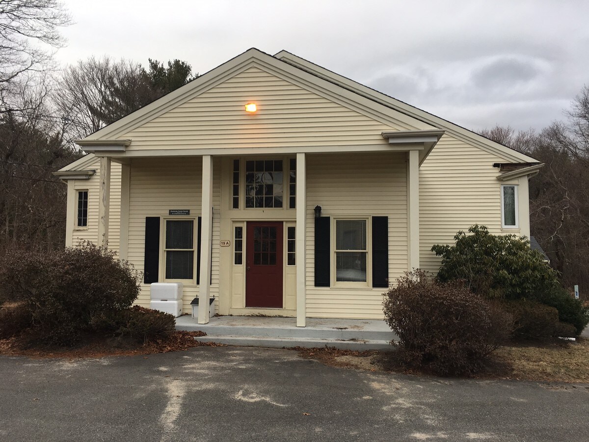 19 Mattakeesett St, Pembroke, MA 02359