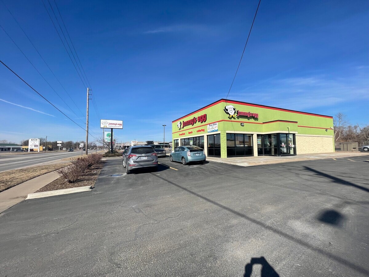 1210 W Pawnee St, Wichita, KS 67213