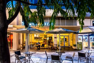 135-137 Miracle Mile, Coral Gables, FL for lease Interior Photo- Image 1 of 4