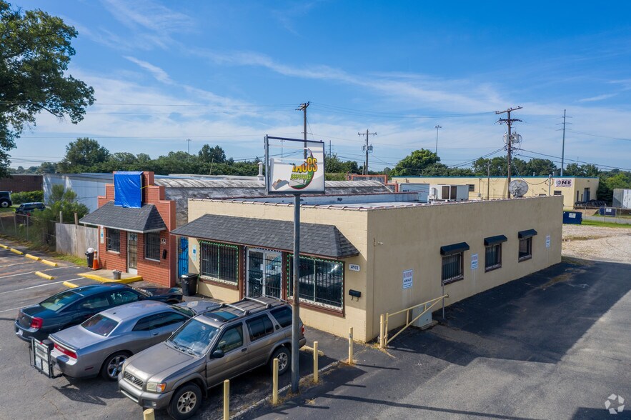 4911 Rozzelles Ferry Rd, Charlotte, NC for lease - Primary Photo - Image 2 of 3