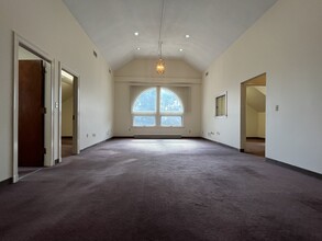 161 S Main St, Middleton, MA for lease Interior Photo- Image 2 of 5