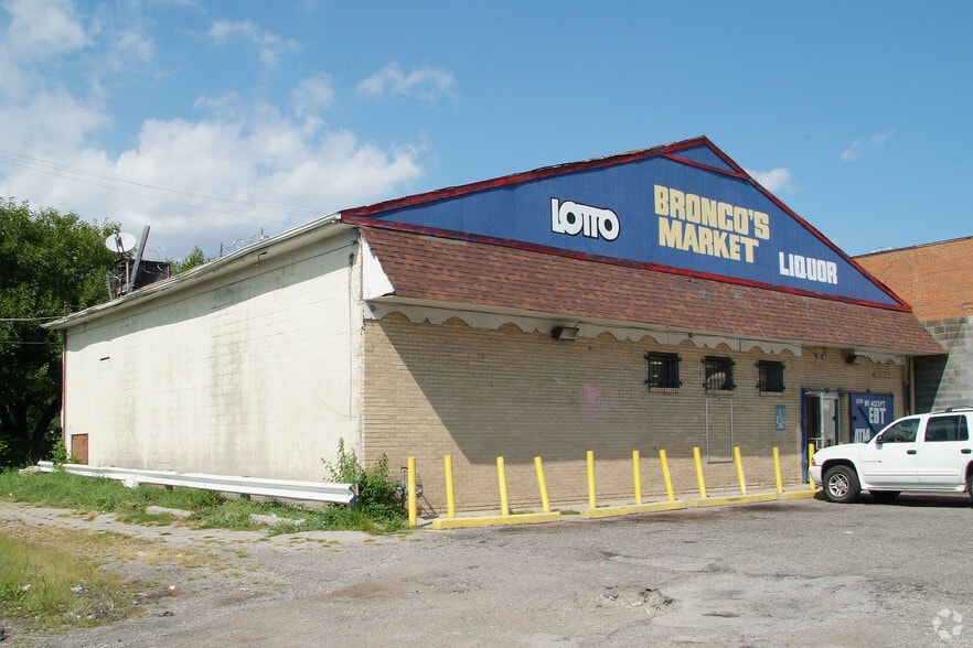 12591-12595 Harper Ave, Detroit, MI for sale - Building Photo - Image 2 of 12