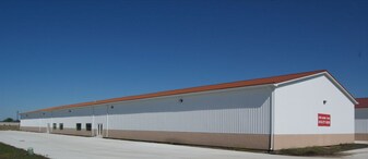 For Lease / 8,400 SF Total/ $4,200 Per Mo - Warehouse