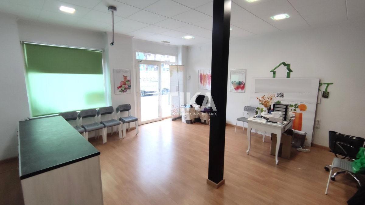 Retail in València for sale Building Photo- Image 1 of 8