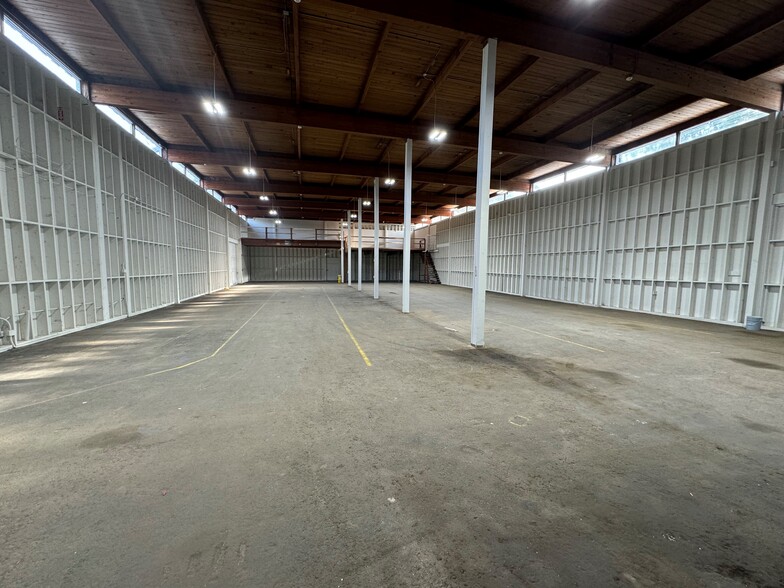 500 SW 16th St, Renton, WA for lease - Building Photo - Image 3 of 17