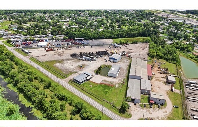 10219 Pineland Rd, Houston, TX for lease Building Photo- Image 1 of 16