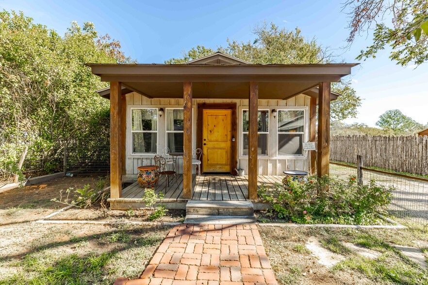 514 W Austin St, Fredericksburg, TX for sale - Building Photo - Image 3 of 48