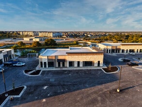 2021 Kauffman Loop, Georgetown, TX for lease Interior Photo- Image 2 of 31