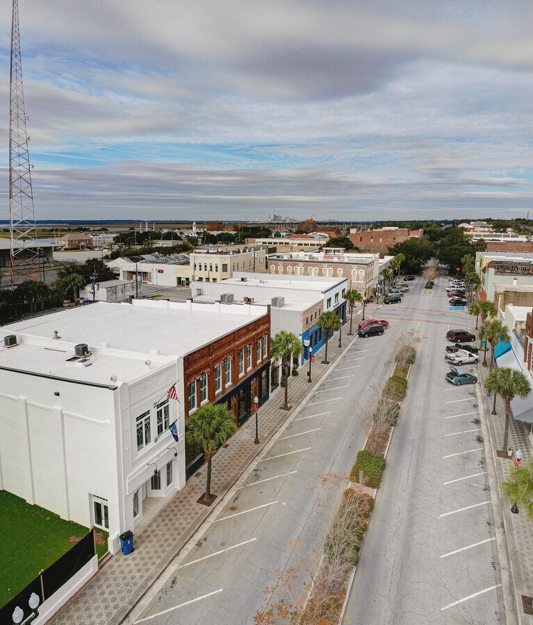 1317 Newcastle St, Brunswick, GA 31520