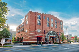 402 W Broad St, Falls Church, VA for lease Building Photo- Image 2 of 5