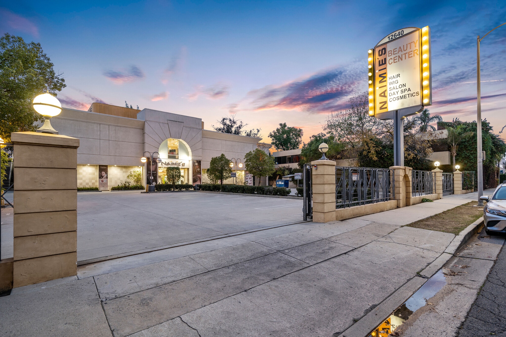 12640 Riverside Dr, Valley Village, CA for lease Primary Photo- Image 1 of 11