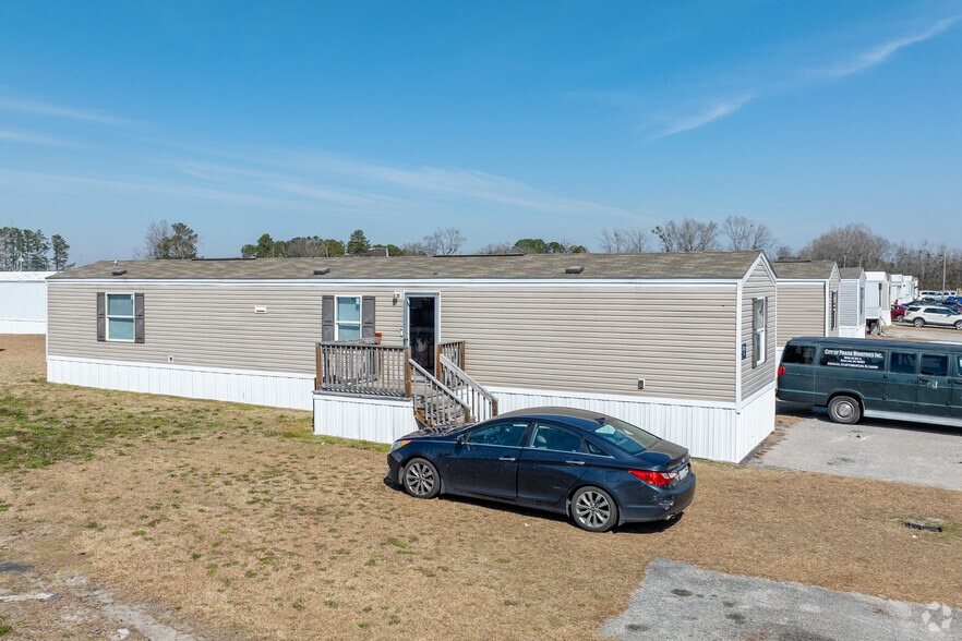 Lumberton Mobile Home Parks portfolio of 3 properties for sale on LoopNet.com - Building Photo - Image 3 of 28