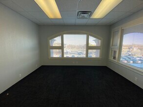 3700 W Robinson St, Norman, OK for lease Interior Photo- Image 2 of 8