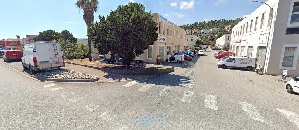 Flex in Saint-Laurent-du-Var for lease - Building Photo - Image 2 of 4