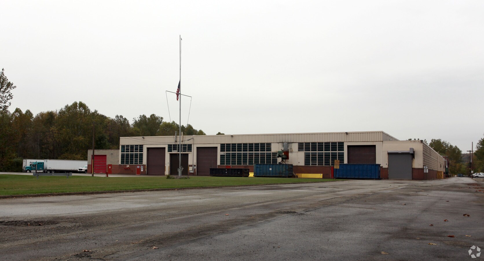 70 E Hillis St, Youngwood, PA 15697