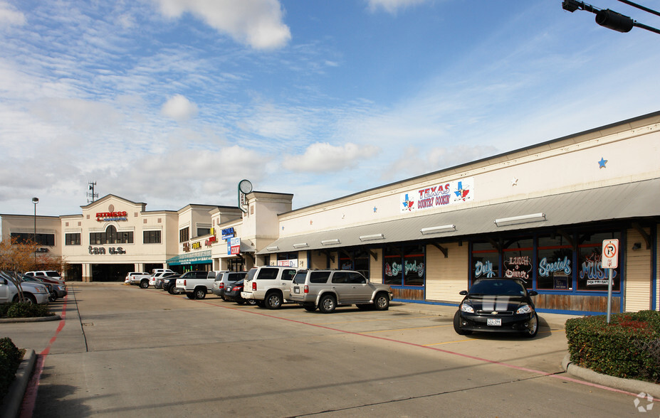 5003-5075 Garth Rd, Baytown, TX for lease - Building Photo - Image 3 of 13