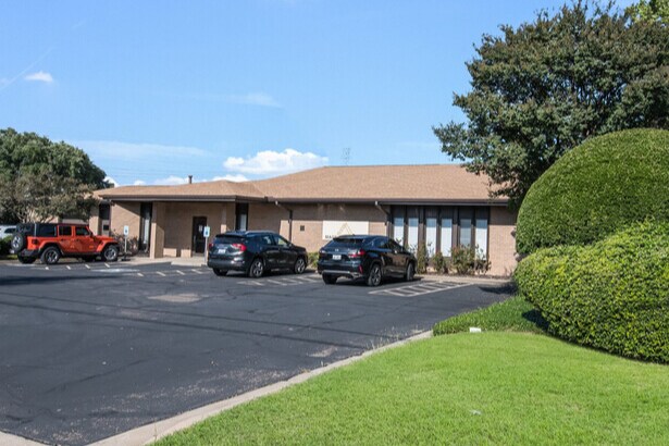 6425 Sanger Ave, Waco, TX for sale Building Photo- Image 1 of 1