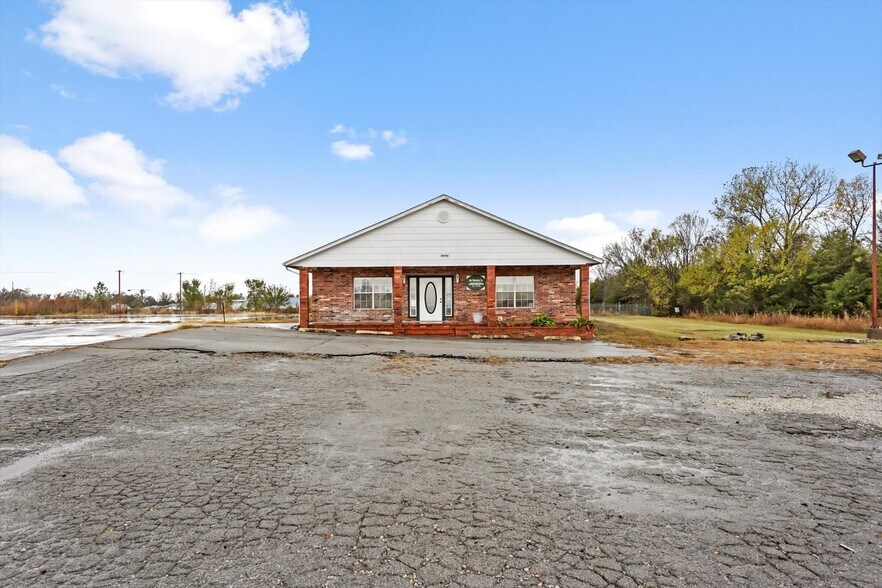 9040 S Highway 51, Broken Arrow, OK for lease - Building Photo - Image 2 of 27