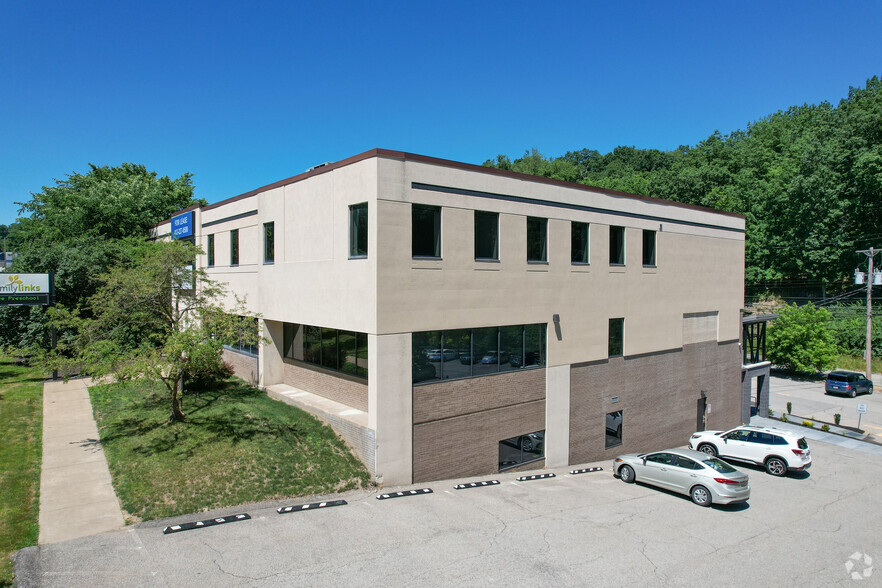 2644 Banksville Rd, Pittsburgh, PA for lease - Building Photo - Image 3 of 5