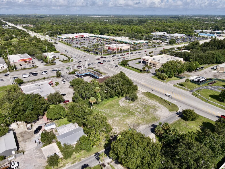 395 E Midway Rd, Fort Pierce, FL for sale - Building Photo - Image 3 of 4