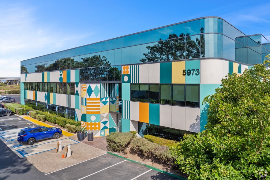 5973 Avenida Encinas, Carlsbad, CA for lease - Building Photo - Image 3 of 17