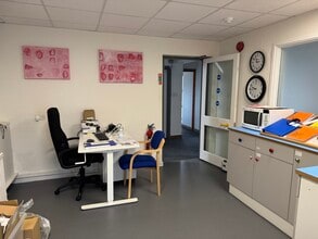 167 Green End Rd, Cambridge for lease Interior Photo- Image 2 of 7