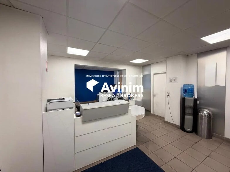 Retail in Herblay-sur-Seine for lease - Interior Photo - Image 2 of 4
