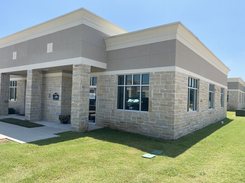 333 E Bethany Dr, Allen, TX for lease - Building Photo - Image 1 of 12