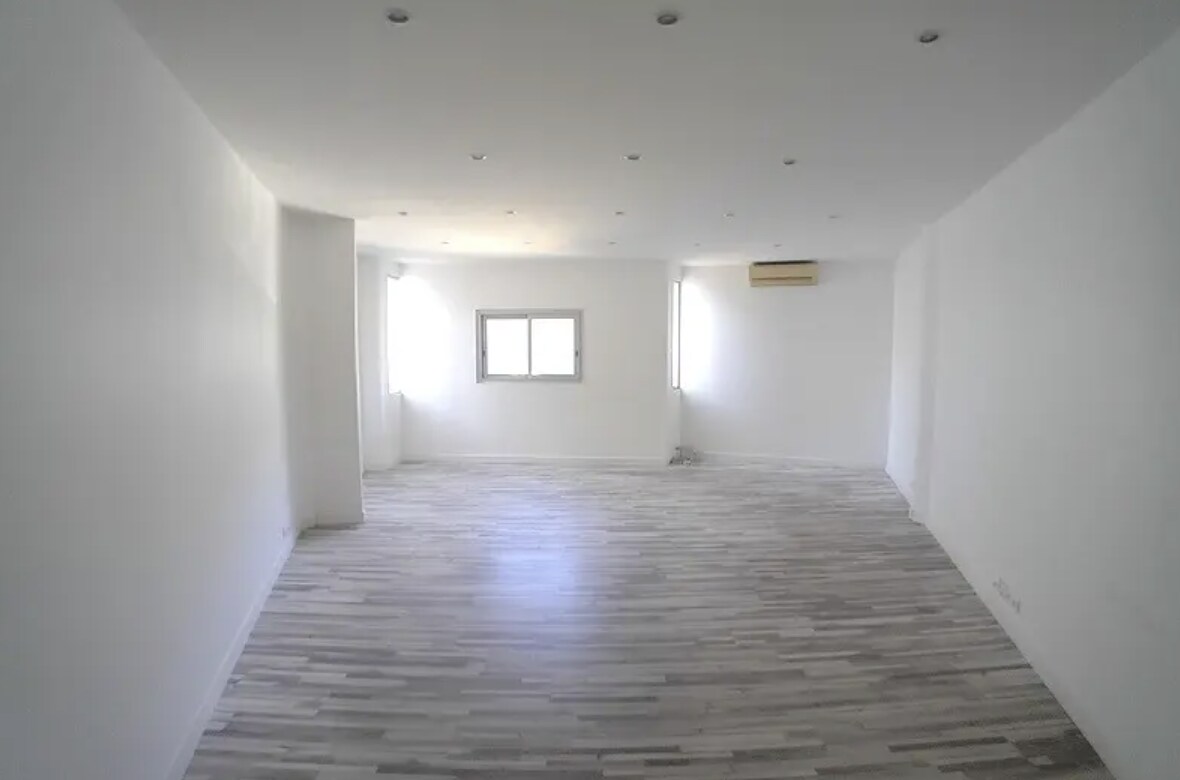 Office in Saint-Jean-de-Védas for lease Interior Photo- Image 1 of 6