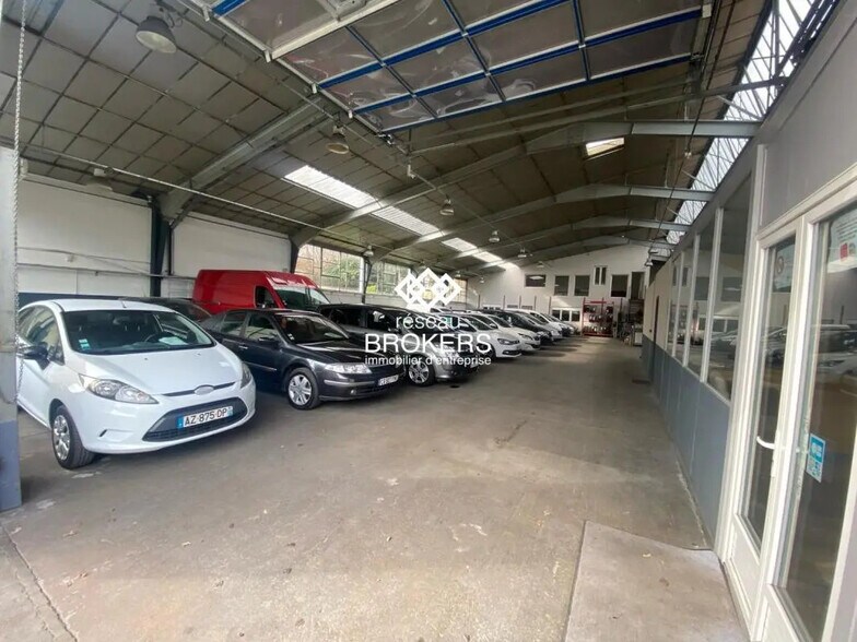 Retail in Mâcon for lease - Interior Photo - Image 2 of 7