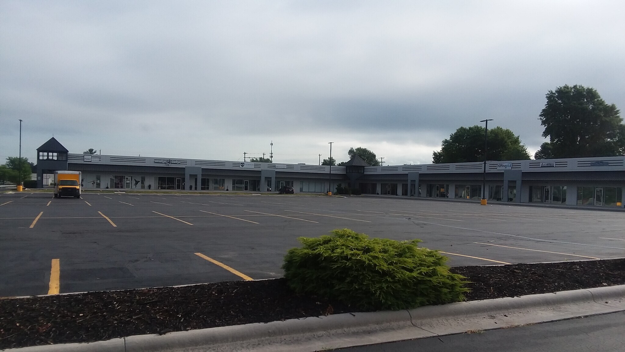 3322 S Campbell Ave, Springfield, MO 65807 McLoud Plaza