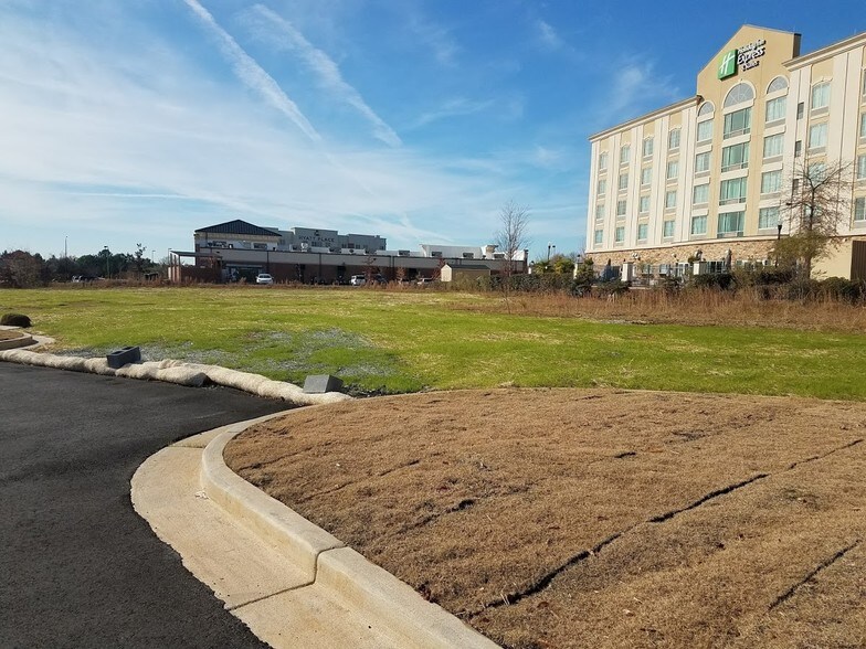 7407 N Lake Loop, Columbus, GA for sale - Building Photo - Image 3 of 4