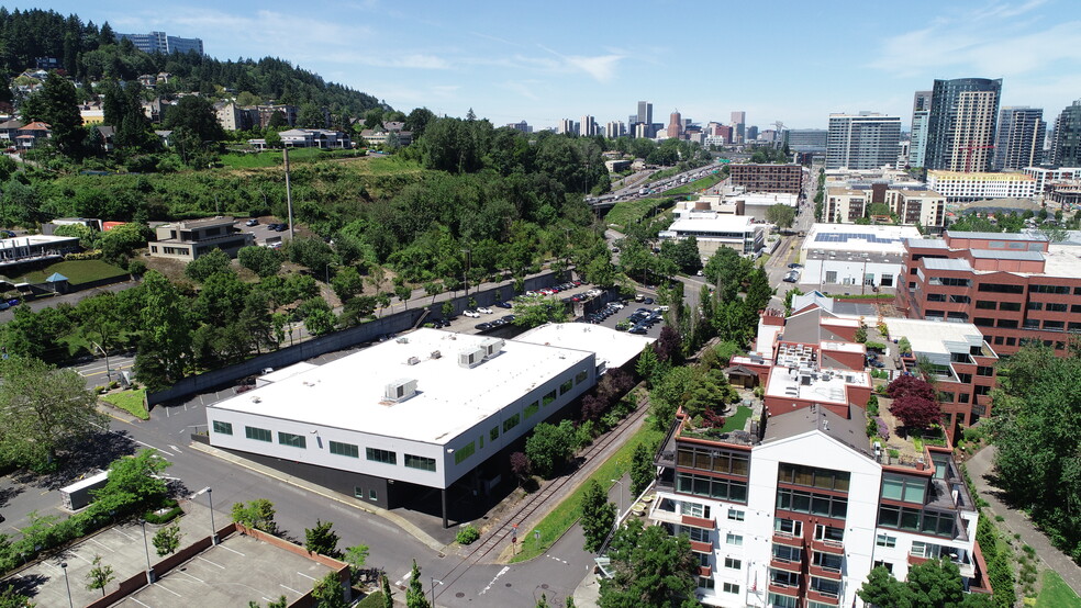 4550 S Macadam Ave, Portland, OR for lease - Primary Photo - Image 1 of 26