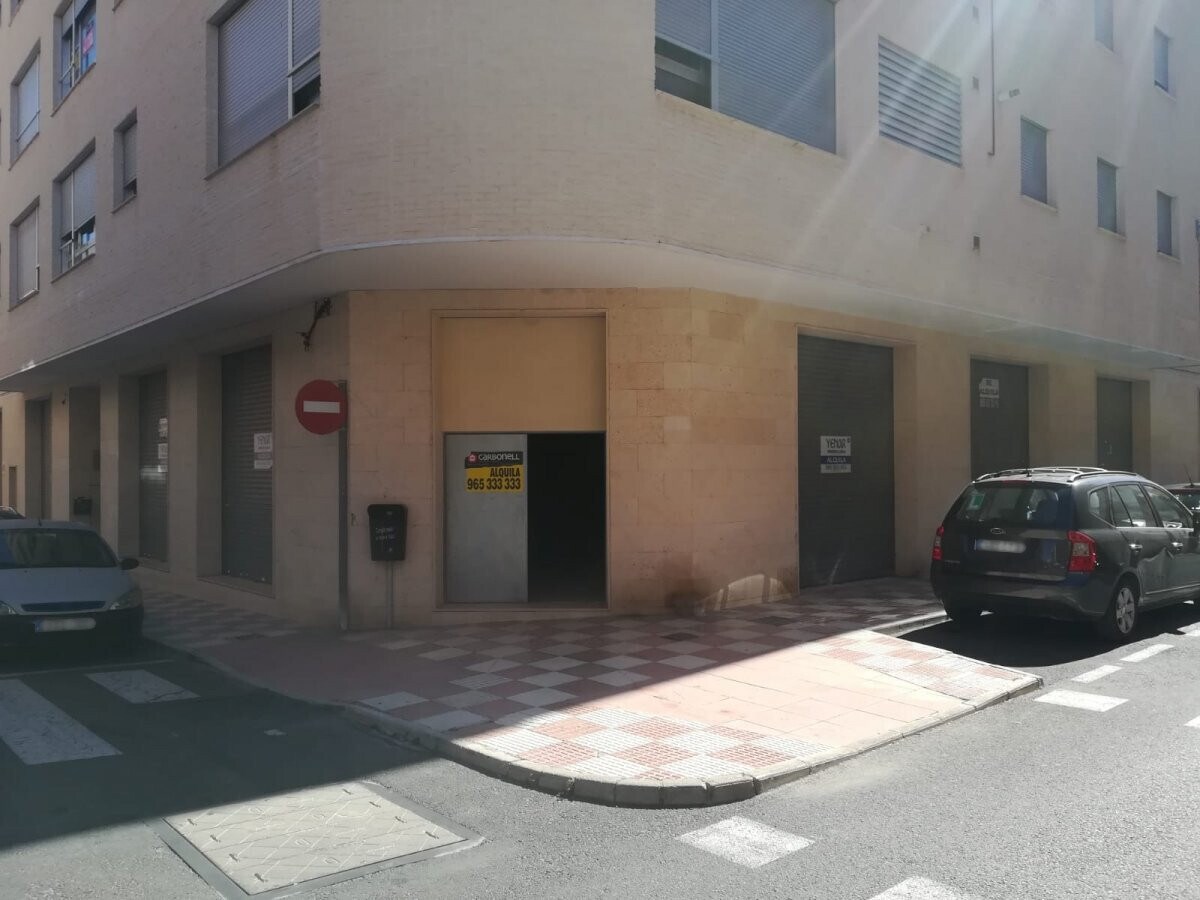 Retail in Castalla, Alicante for lease Interior Photo- Image 1 of 3