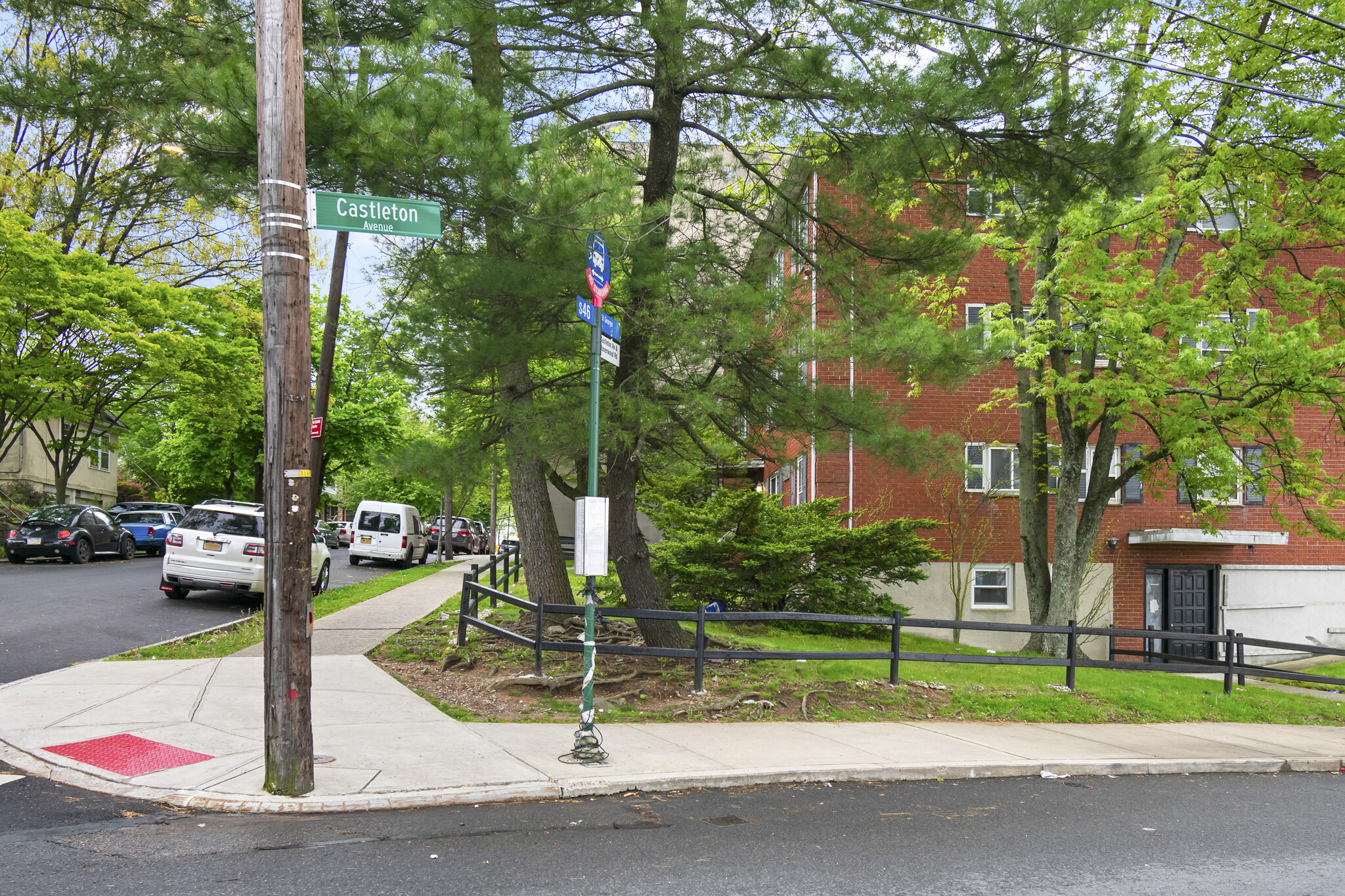 390 Castleton Ave, Staten Island, NY for lease Building Photo- Image 1 of 8