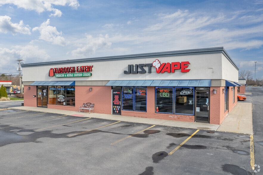 1120-1144 W Pleasant Valley Rd, Parma, OH for lease - Primary Photo - Image 1 of 7